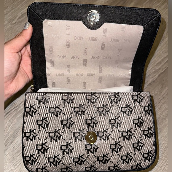 DKNY Sina Monogram bag - Picture 3 of 6